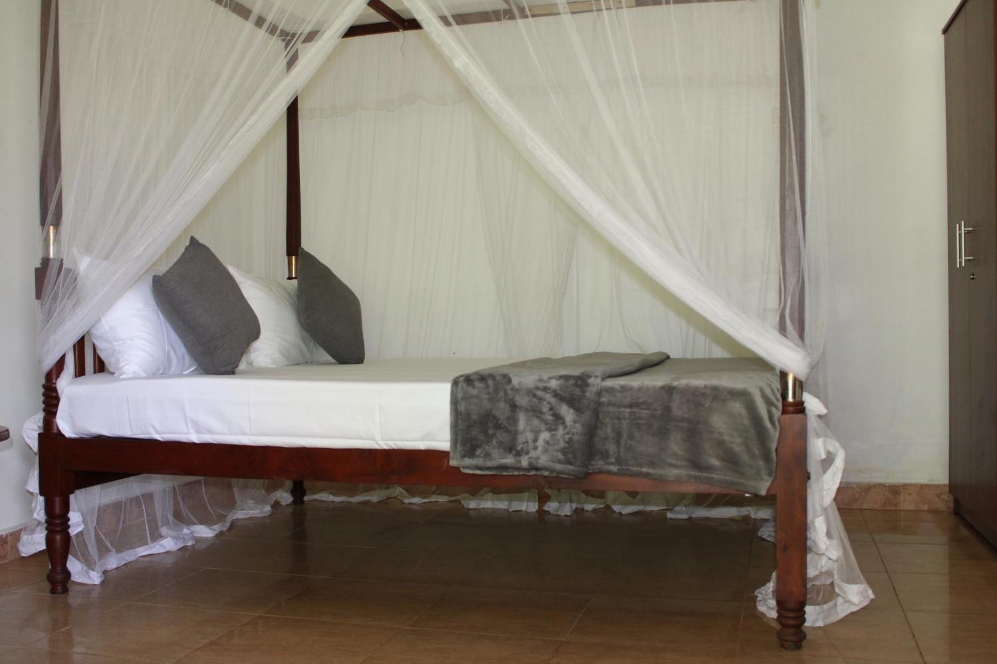 Hotel Sun And Surf Rest Ahangama Exterior foto