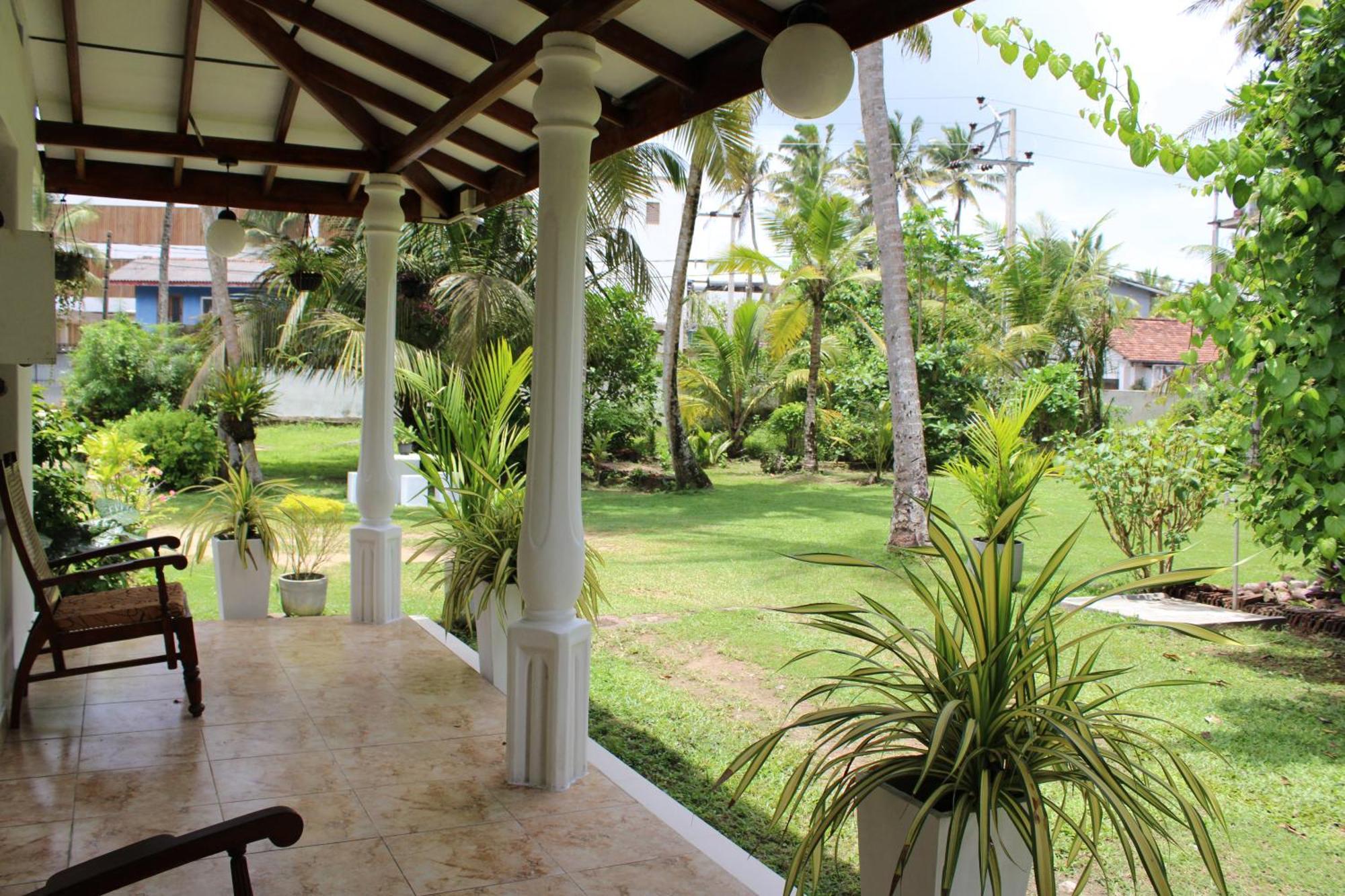 Hotel Sun And Surf Rest Ahangama Exterior foto