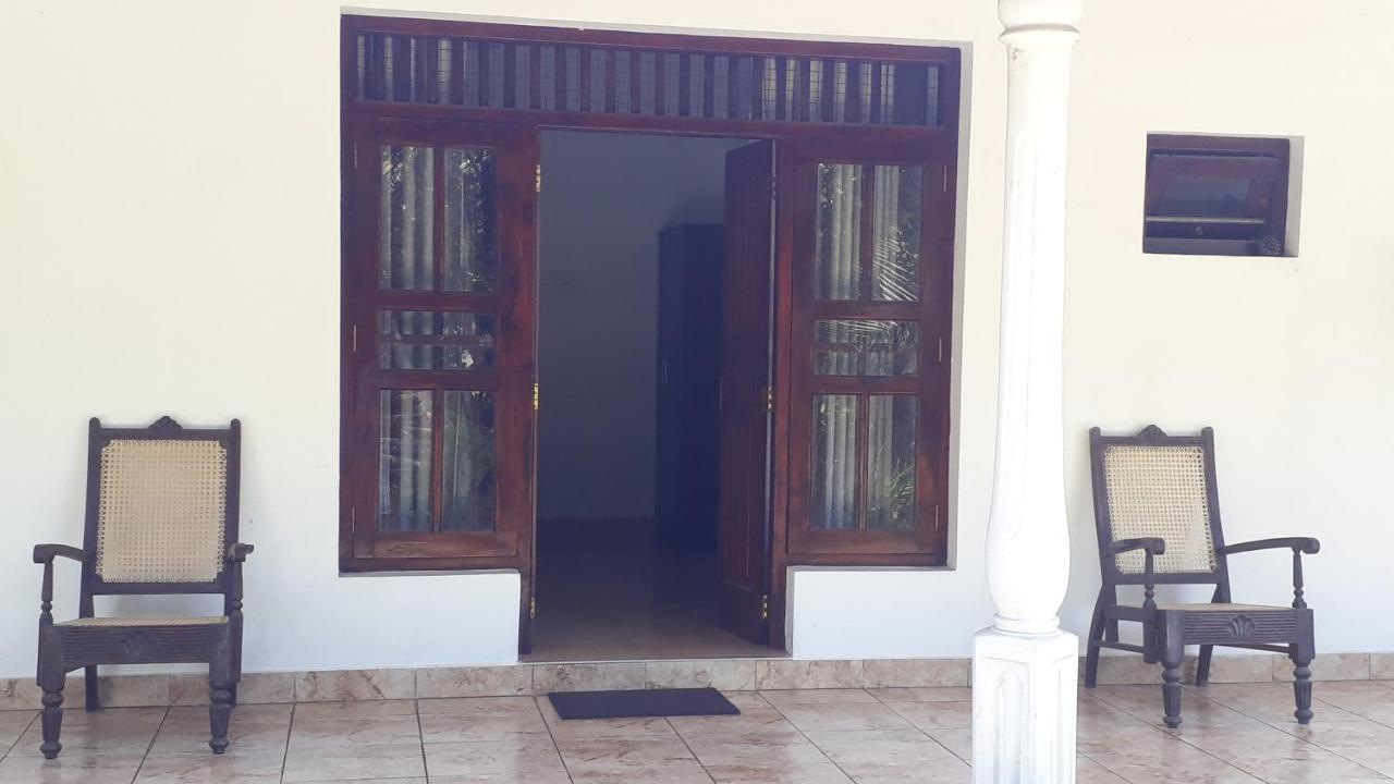 Hotel Sun And Surf Rest Ahangama Exterior foto